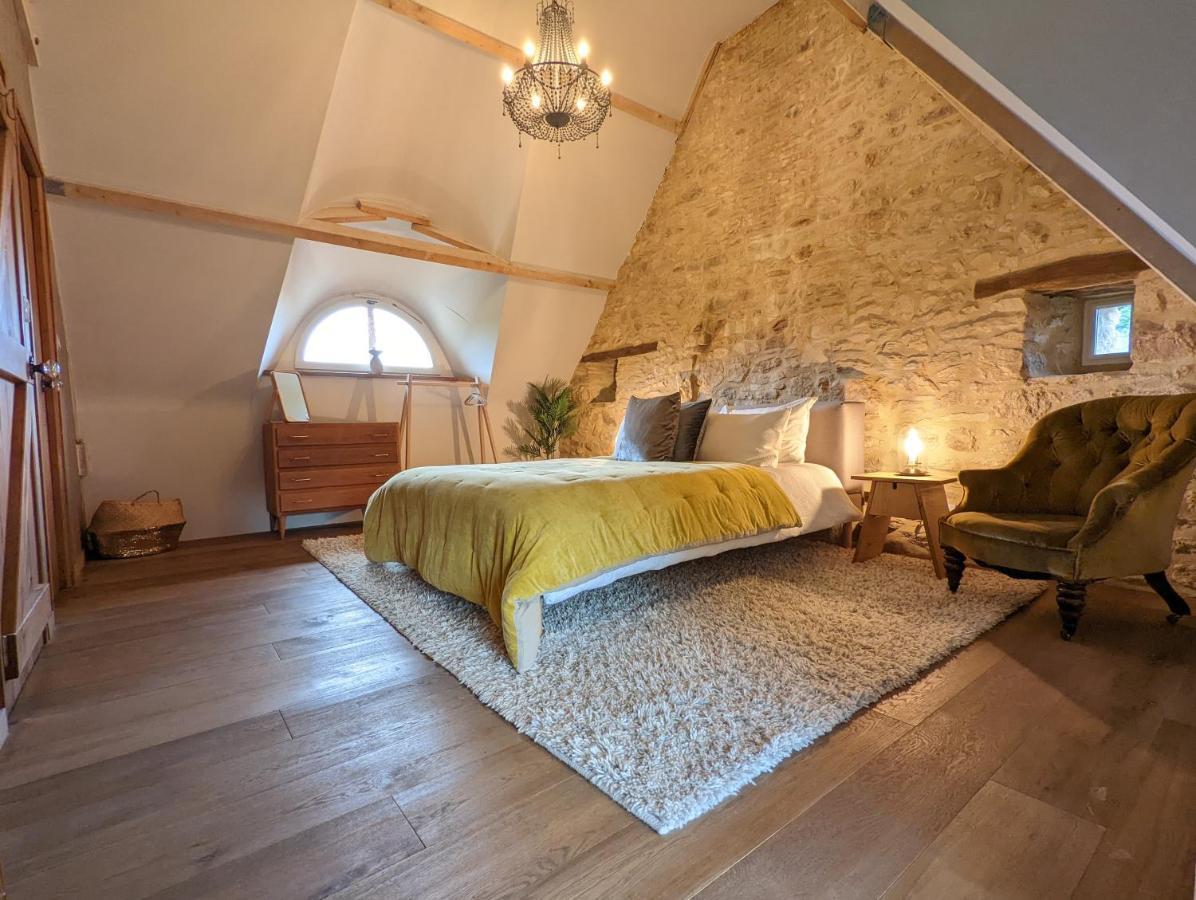 Maison Typique Bretonne Avec Toit De Chaume Camors Екстериор снимка