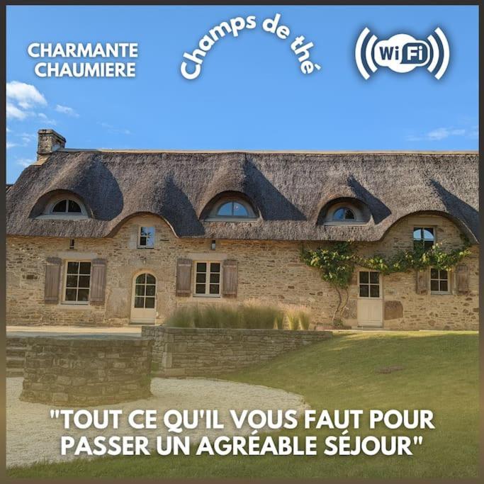 Maison Typique Bretonne Avec Toit De Chaume Camors Екстериор снимка